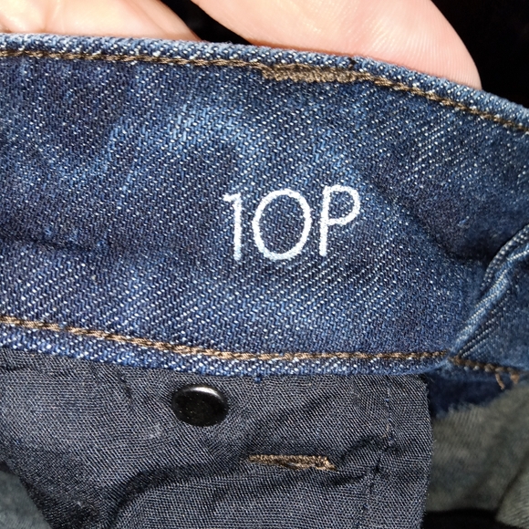 2 Pairs of Petite Jeans - Picture 8 of 12